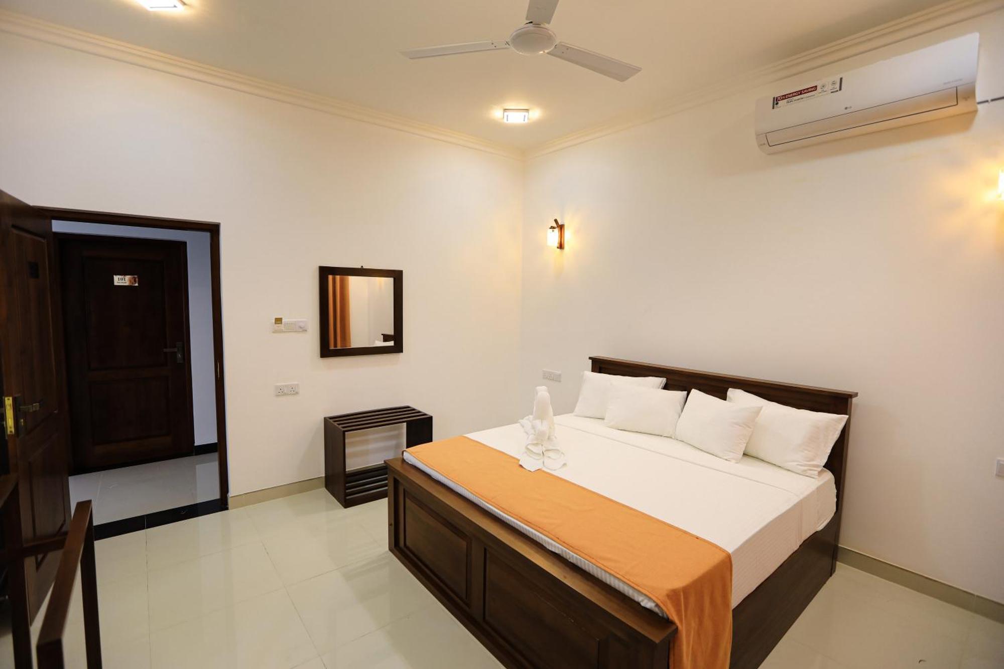 D Marit Motel Negombo Exteriör bild