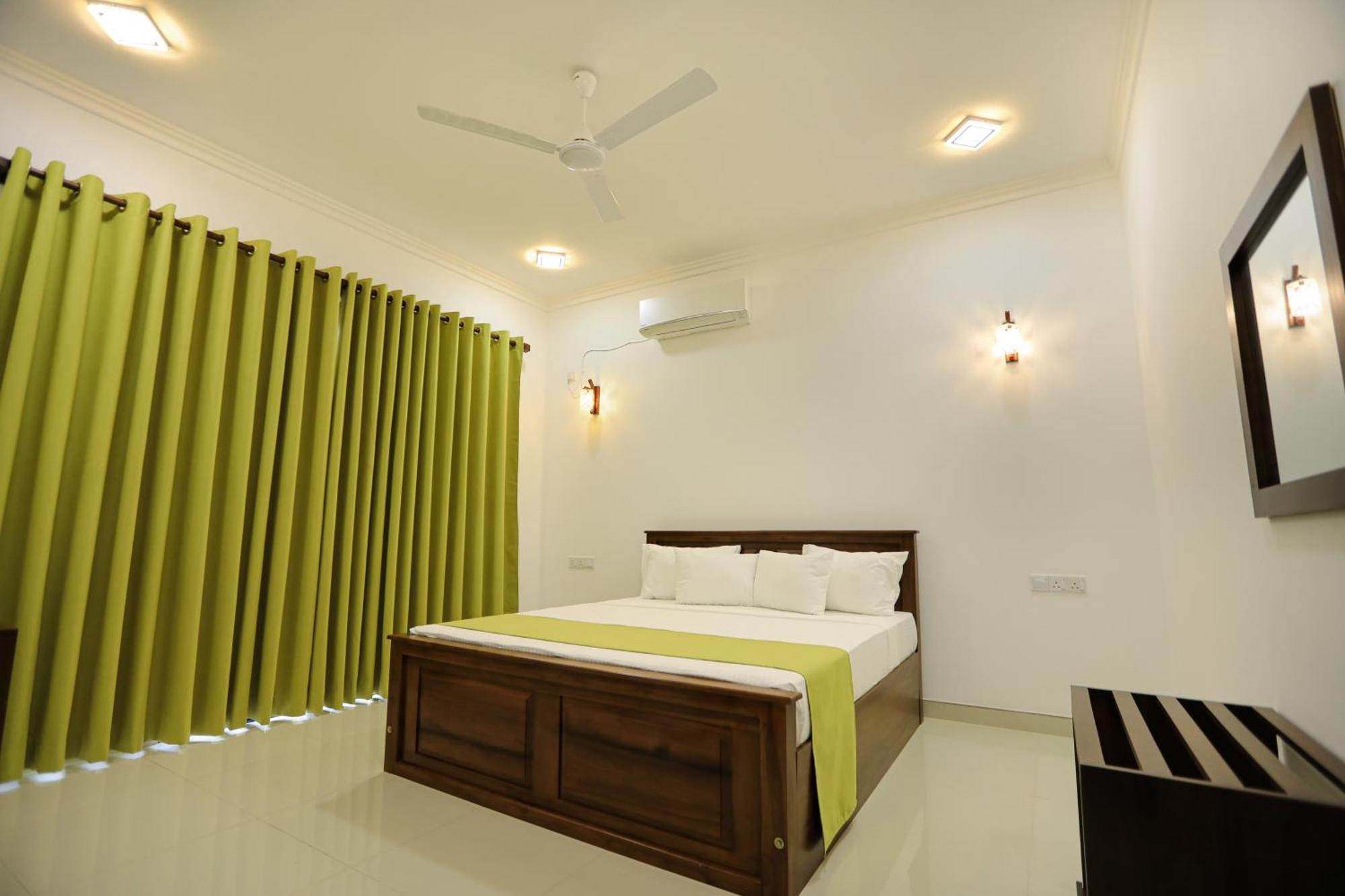 D Marit Motel Negombo Exteriör bild